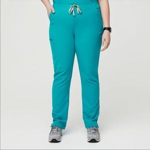 FIGS scrub WITH TAGS /TOP  AND BOTTOM